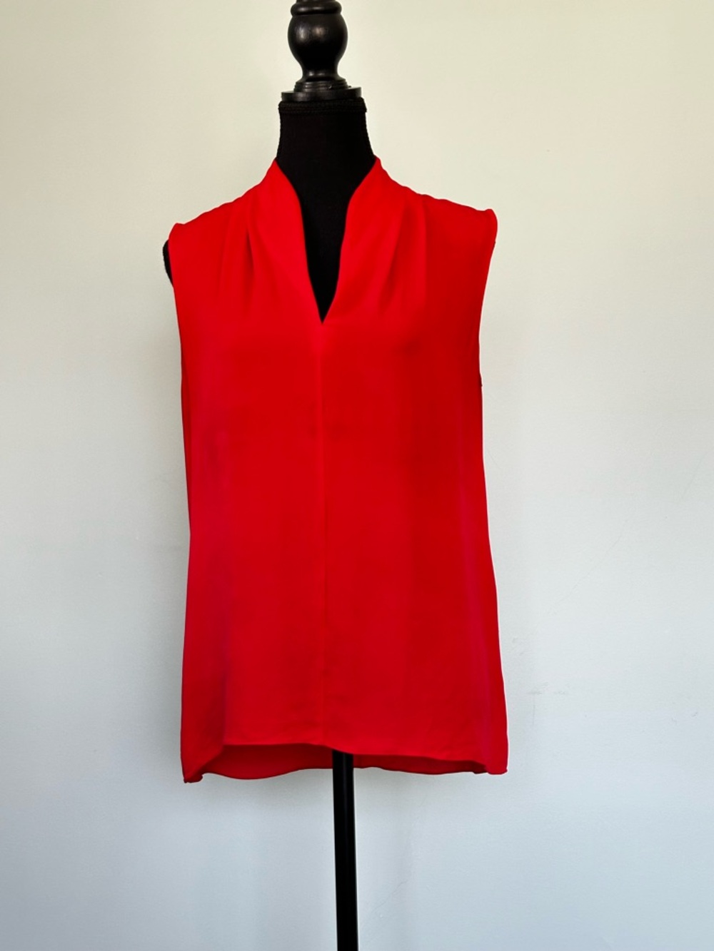 Elie Tahari Judith Red Silk Sleeveless Blouse | Draped V-Neck | Size Small
